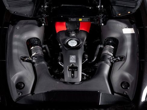 Certified 2021 Ferrari F8 Tributo image 9