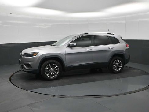 Used 2019 Jeep Cherokee Latitude Plus w/ Comfort/Convenience Group image 4