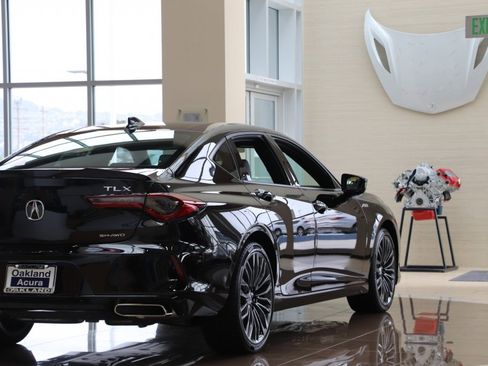 Certified 2025 Acura ADX A-Spec image 37