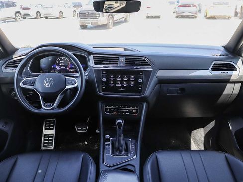 Used 2023 Volkswagen Tiguan SE R-Line image 12