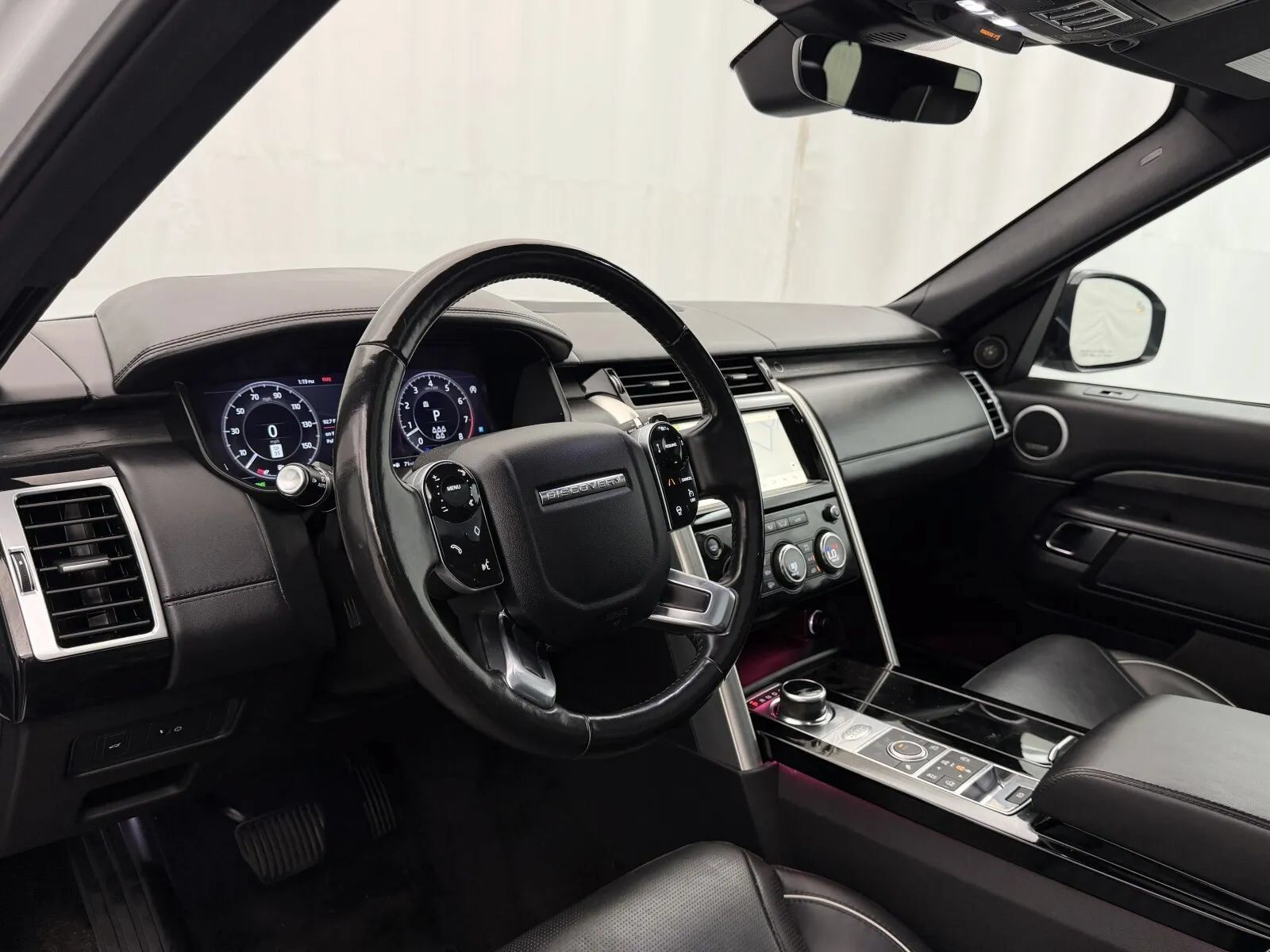 Used 2019 Land Rover Discovery HSE Luxury AWD/4WD image 9