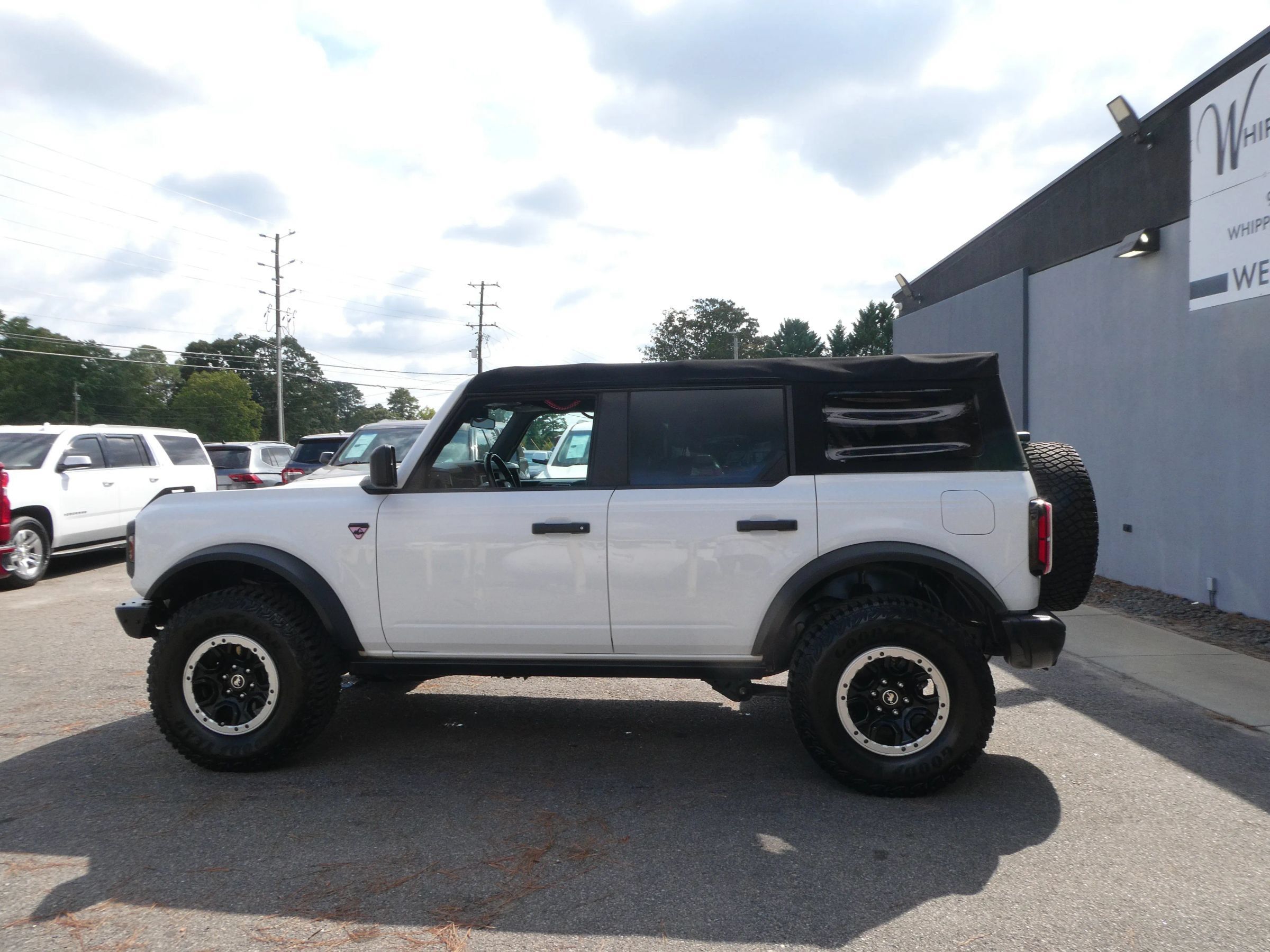 Used 2021 Ford Bronco Badlands w/ Sasquatch Package AWD/4WD image 9