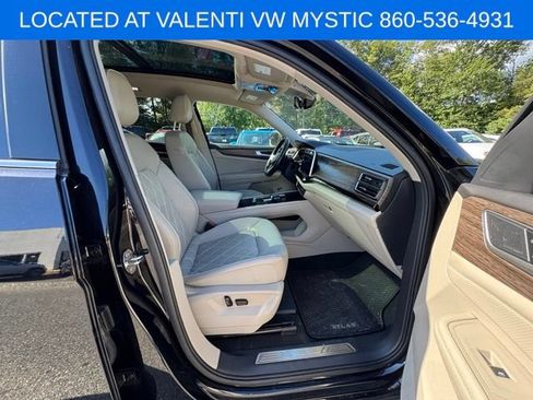 Used 2024 Volkswagen Atlas SEL Premium R-Line AWD/4WD image 25