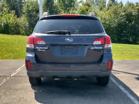 Used 2011 Subaru Outback 2.5i Premium AWD/4WD image 7