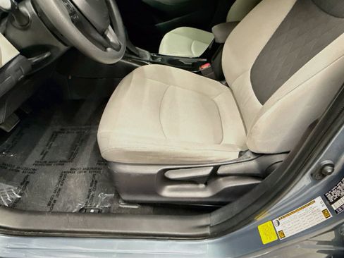 Used 2020 Toyota Corolla LE FWD image 21