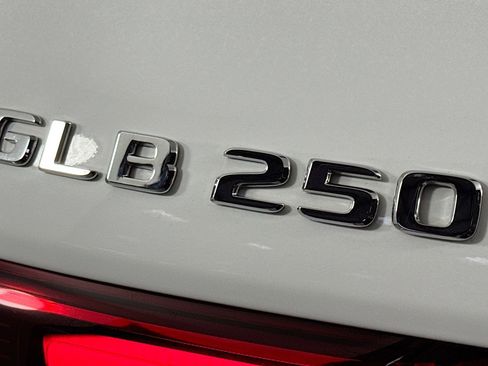 Certified 2026 Mercedes-Benz GLB 250 image 10
