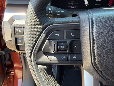 Used 2025 Toyota Tacoma TRD Off-Road AWD/4WD image 15
