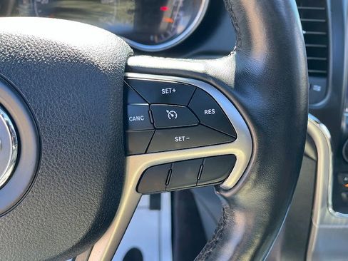 Used 2018 Jeep Grand Cherokee Altitude image 15
