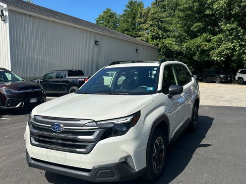 Used 2025 Subaru Forester Premium AWD/4WD image 1