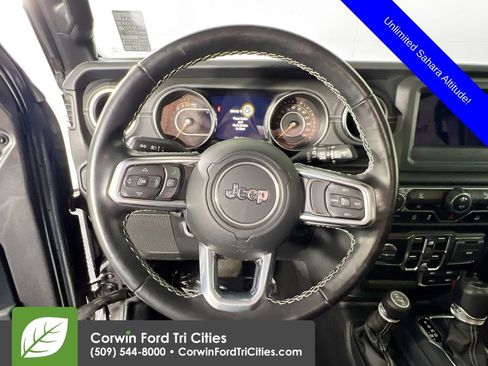 Used 2021 Jeep Wrangler Unlimited Sahara AWD/4WD image 8