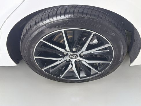 Used 2024 Toyota Camry SE FWD image 11
