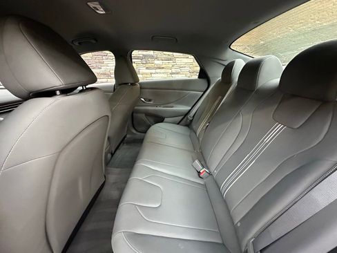 Used 2023 Hyundai Elantra SEL w/ Cargo Package image 23