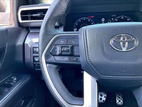 Used 2025 Toyota Tacoma TRD Sport AWD/4WD image 23