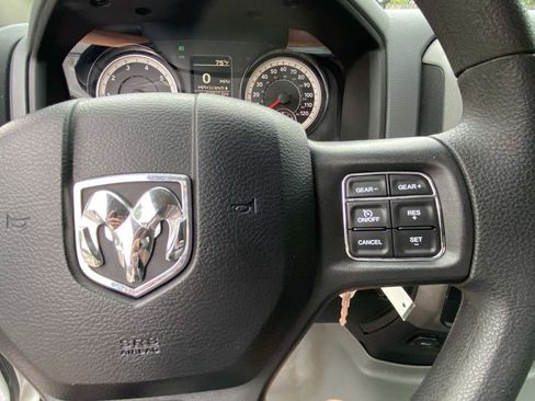Used 2018 RAM 1500 Express RWD image 31