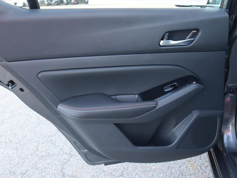 Used 2025 Nissan Altima 2.5 SR w/ SR Premium Package image 33