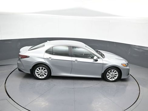 Used 2021 Toyota Camry LE image 35