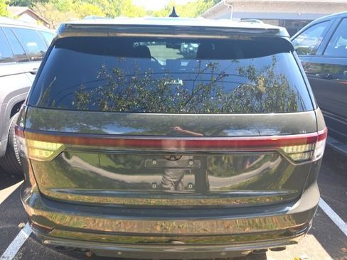 Used 2022 Lincoln Aviator Black Label w/ Dynamic Handling Package AWD/4WD image 10
