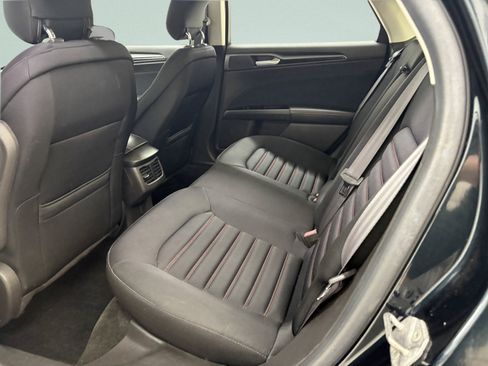 Used 2014 Ford Fusion SE FWD image 12