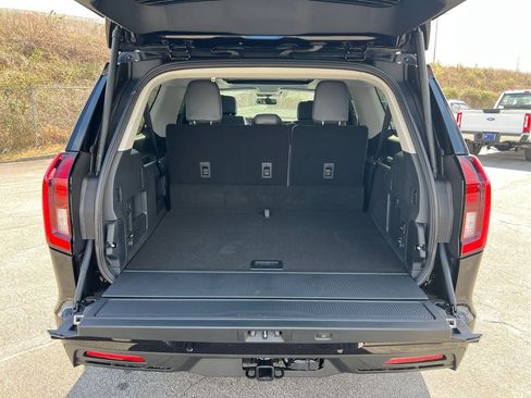 New 2026 Ford Expedition Max Active RWD image 52