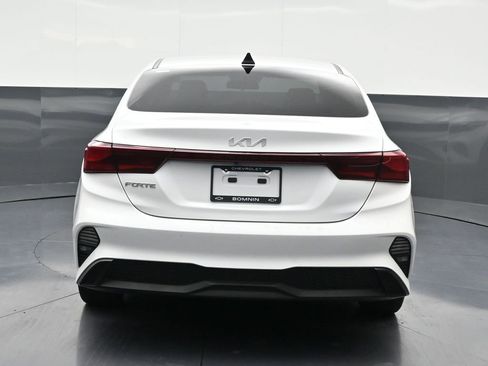 Used 2022 Kia Forte LXS image 4