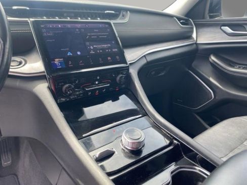 Used 2021 Jeep Grand Cherokee L Limited image 23