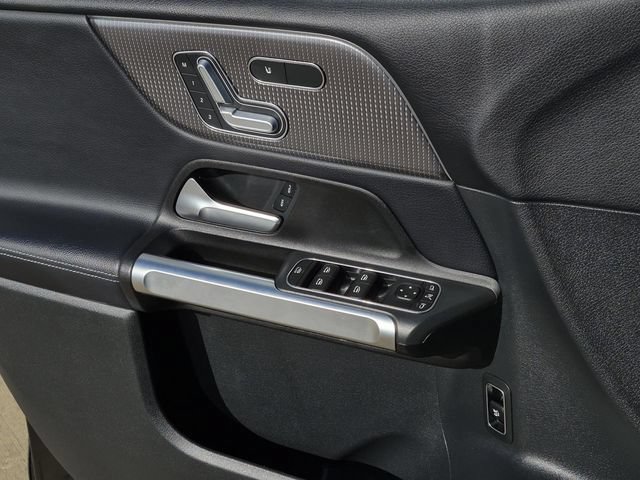 Used 2021 Mercedes-Benz GLB 250 image 16
