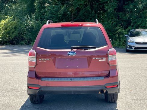 Used 2014 Subaru Forester 2.5i Premium AWD/4WD image 4