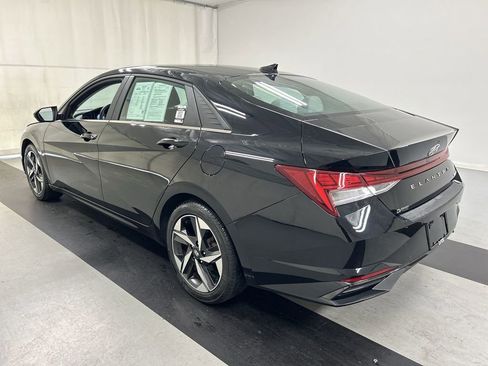 Used 2023 Hyundai Elantra Limited image 7