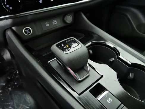 Used 2023 Nissan Rogue S image 27