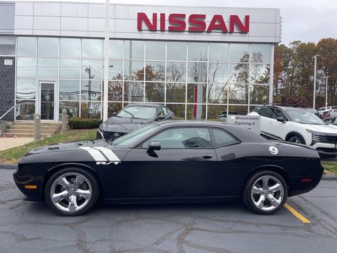 Used 2014 Dodge Challenger R/T image 2
