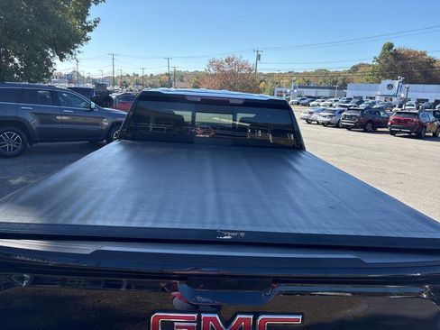 Used 2020 GMC Sierra 1500 SLE w/ SLE Value Package image 23