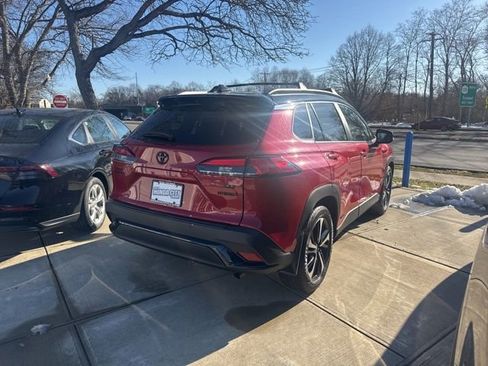 Used 2024 Toyota Corolla Cross XSE image 4