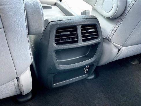 Used 2023 Honda Passport EX-L image 10