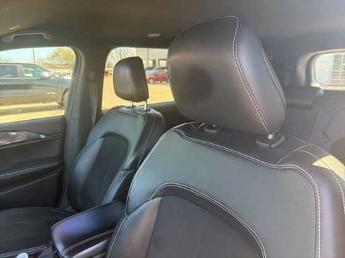 Used 2022 Jeep Grand Cherokee L Laredo image 7