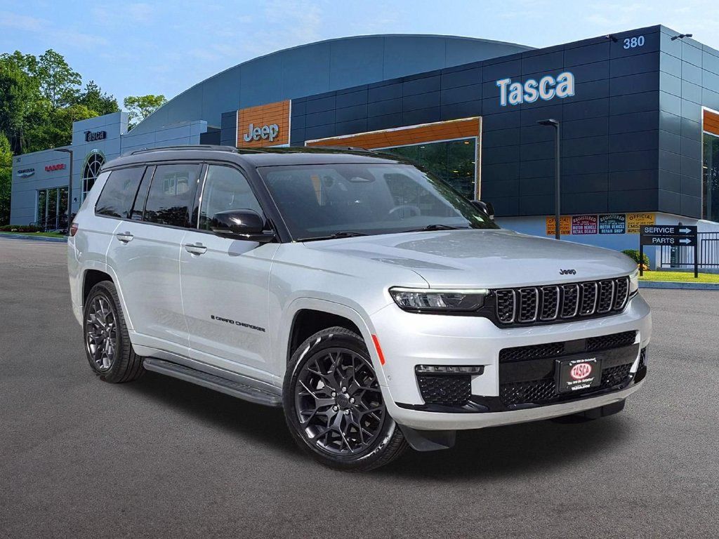Used 2024 Jeep Grand Cherokee L Summit w/ High Altitude Package AWD/4WD image 1