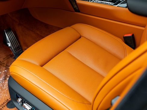 New 2026 Rolls-Royce Cullinan Black Badge image 14