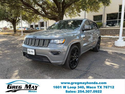 Used 2019 Jeep Grand Cherokee Altitude RWD image 3