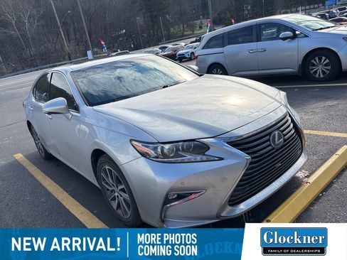 Used 2016 Lexus ES 300h image 3