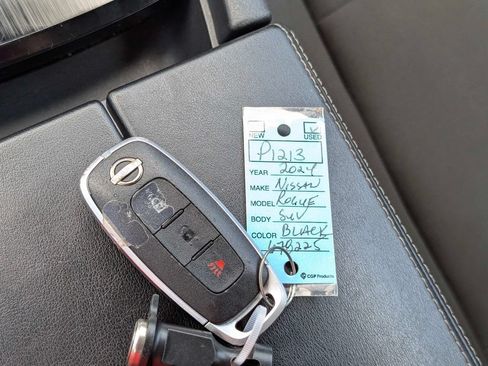 Used 2024 Nissan Rogue S FWD image 27