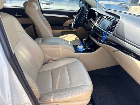 Used 2015 Toyota Highlander XLE FWD image 7