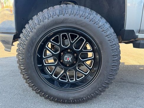 Used 2017 Chevrolet Silverado 1500 LT w/ All Star Edition AWD/4WD image 6