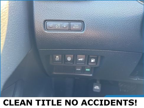 Used 2019 Nissan Rogue SV image 7