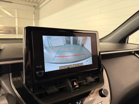 Used 2024 Toyota Corolla Cross AWD Hybrid w/ Moonroof Package image 20
