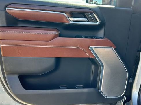 Used 2024 GMC Sierra 2500 Denali Ultimate image 16