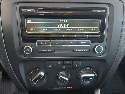 Used 2014 Volkswagen Jetta SE FWD image 10