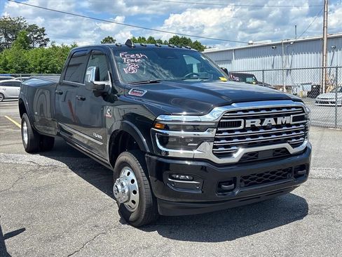 Used 2025 RAM 3500 Limited AWD/4WD image 5