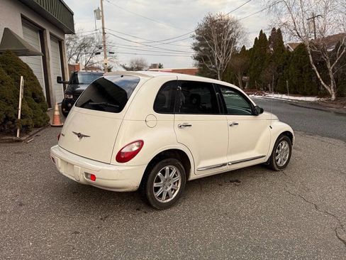 Used 2010 Chrysler PT Cruiser Base 4dr Wagon image 5