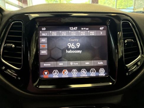Used 2019 Jeep Compass Limited AWD/4WD image 25