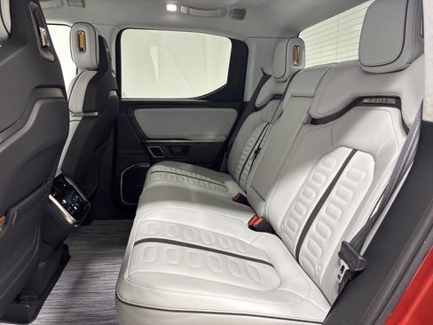 Used 2023 Rivian R1T Adventure AWD/4WD image 24