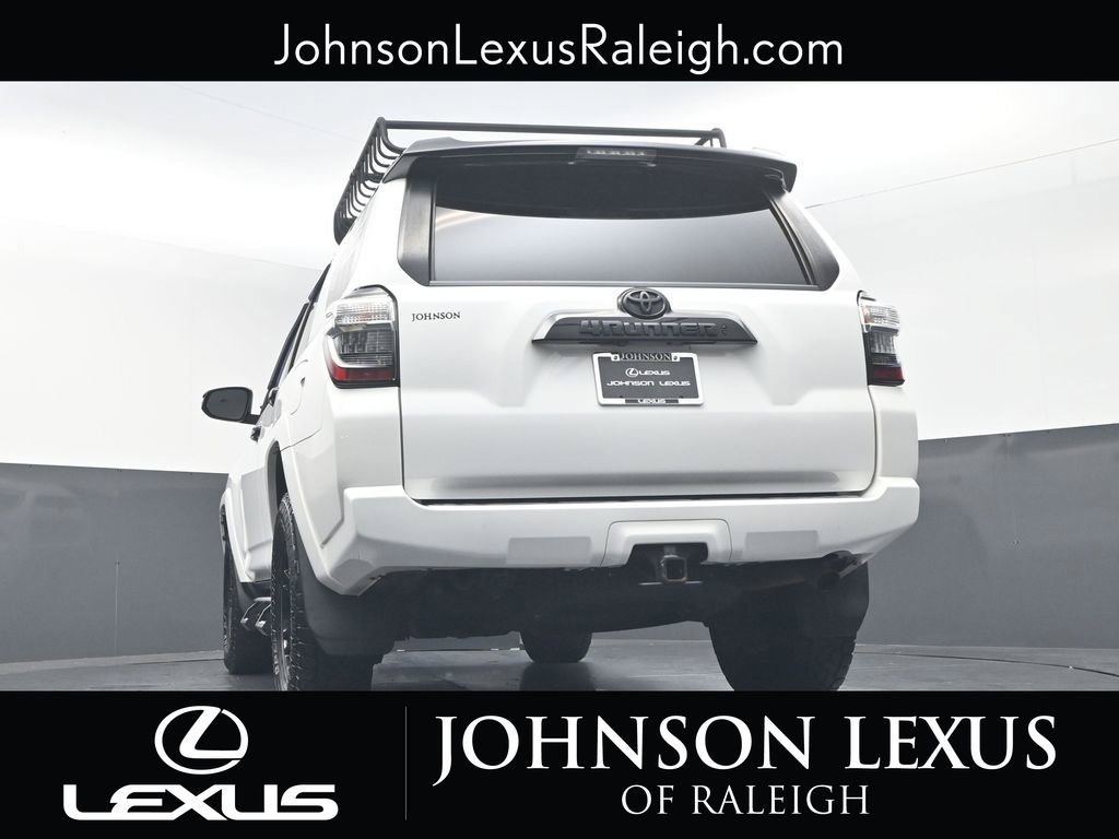 Used 2021 Toyota 4Runner Venture w/ Moonroof Package AWD/4WD image 18